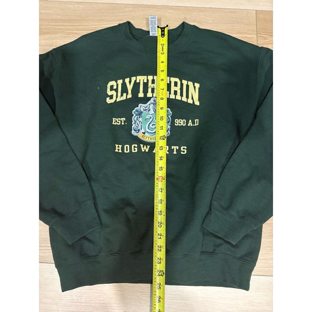Slytherin Hogwarts Crewneck Sweatshirt Medium Green Harry Potter Gildan Heavy Bl - Picture 2 of 9